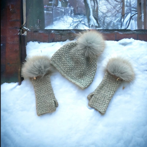 Portolano Cashmere & Fox Trim Hat & Glove Set - Picture 2 of 6